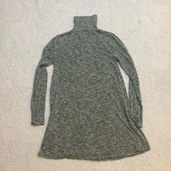 Forever 21 Long Sleeve Turtleneck Sweater Dress Size Medium - Picture 2 of 3